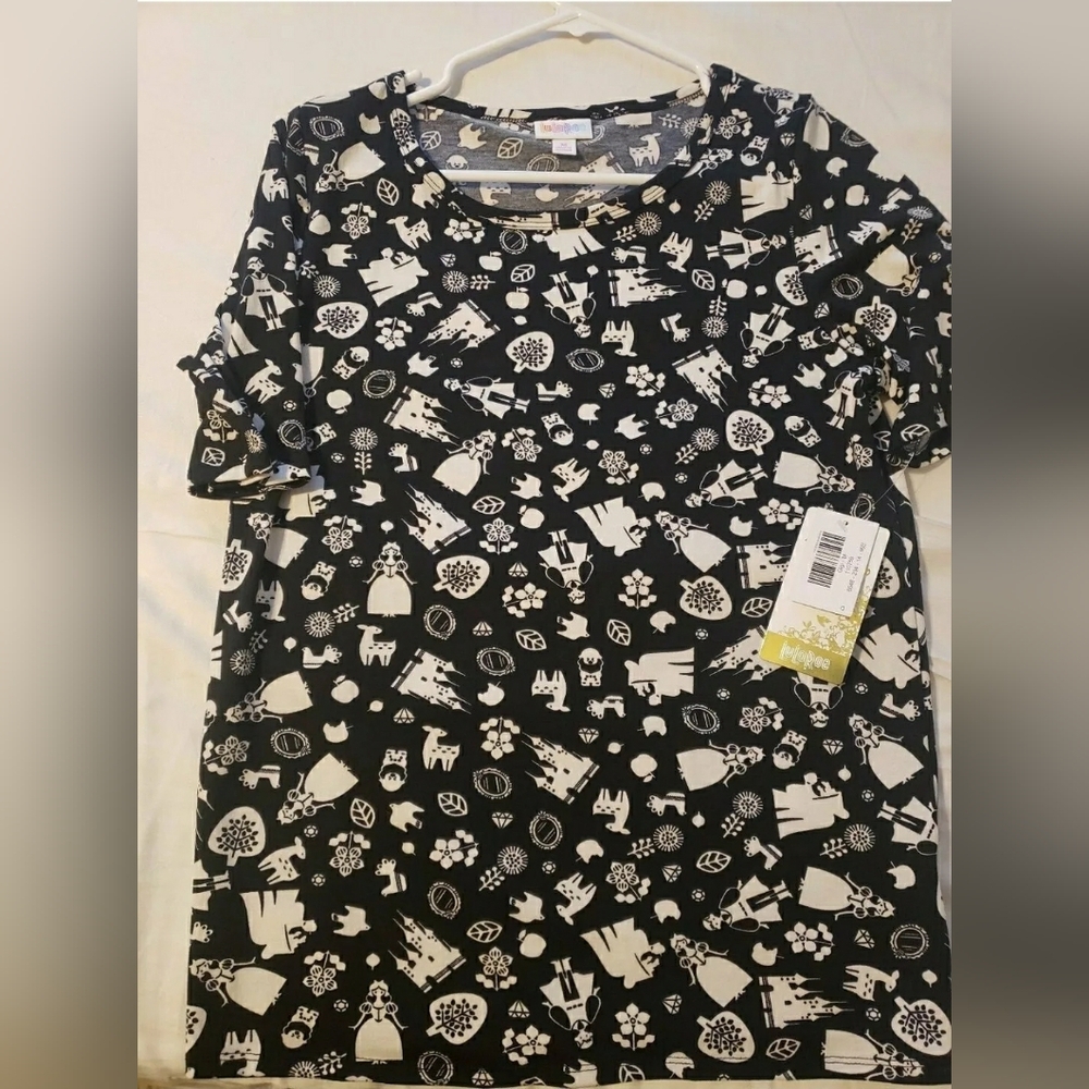 Disney lularoe gigi medium snow white shirt